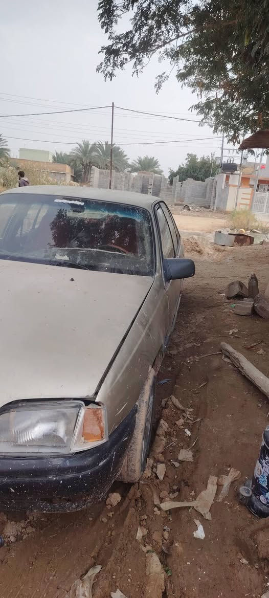 السلام عليكم اوبل اوميكاا موديل ٨٩ رقم ديالى جديد سنويه لل٣٠ كهربائياتها كامله مكينه وكير خير من الله سعرر ١٧ وبيها مجال مكان بعقوبه للاتصال ***********
