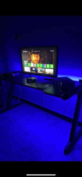 اكسبوكس سيريس اصدار 2023 مع يده كيم سير وحساب بي العاب قيامه واشتراك كيم باس بي بعد شهرين
الالعاب الي بي 
فيفا 26
ريد ديد 
ويتشر
رزدنت ايفل 5-6
اجزاء اساسن
وبعد هواي هواي العاب مكاني بصره المطيحه
*********** 
سعر 375 وبي مجال لطيبين
