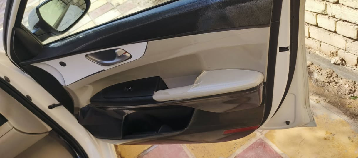 السلام عليكم 
سيراتوا 24 للبيع مكينه 2000 السياره ماشيه 37 مكفوله ماعده طعجه بالدوسه مقدار 4 اصابع كما موضح بالصوره وطعجه بسيطه كلش بالجاملغ الخلفي مقدار اصبعين ماواضحه رقم اربيل وكاله تحويل بكيفك السياره جديده كلش السعر 185 بيها مجال قليل واسط العزيزية 
***********
***********
