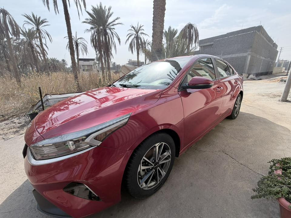 للبيع كيا فورتي ٢٣ رقم بغداد حرة باسمي حادثها موضح بالصور السيارة جاهزة ومابيها نقص السعر ١٣٥ وبيها مجال قليل 
العنوان كربلاء موبايل ***********
