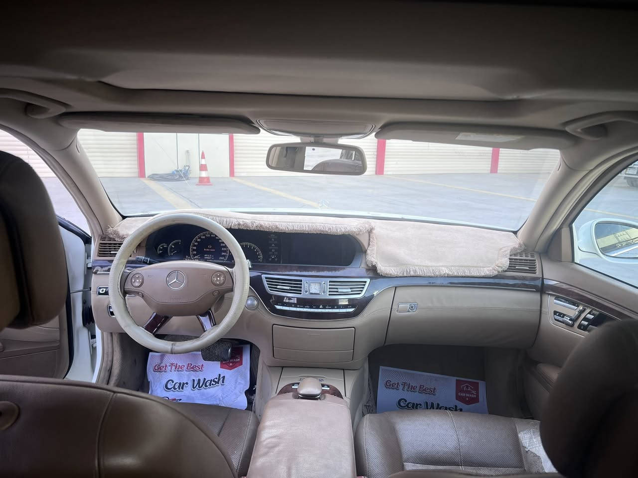 s٣٥٠
فول مواصفات خليجي بانوراما بصمه باب طويل بدون صبغ بدون بارد داخل عسلي سياره جديده حلوه سعر (110) *********** عنوان كلار
