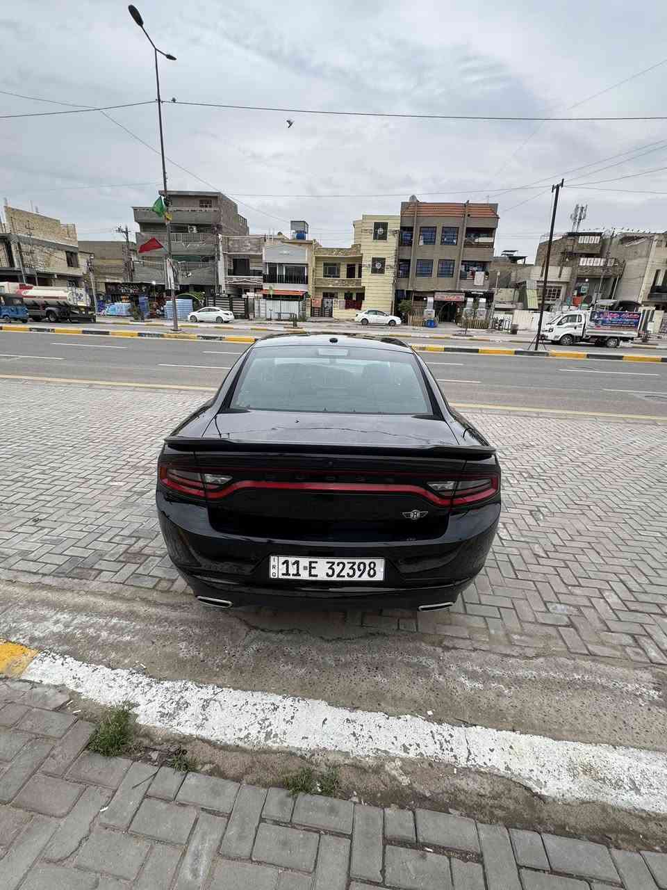 جارجر 2021
رقم بغداد 
سيارة جديدة 
مكفولة من الصبغ والبارد والايرباك 
حادثها جاملغ فقط خصره بالشاصي كلش قليلة 
الممشى 75 كيلو 
سيارة بريحة الوكالة نظافة 100% 
السعر 205 وبيها مجال حك الجيه 
عنوان بغداد حي العامل 
***********
