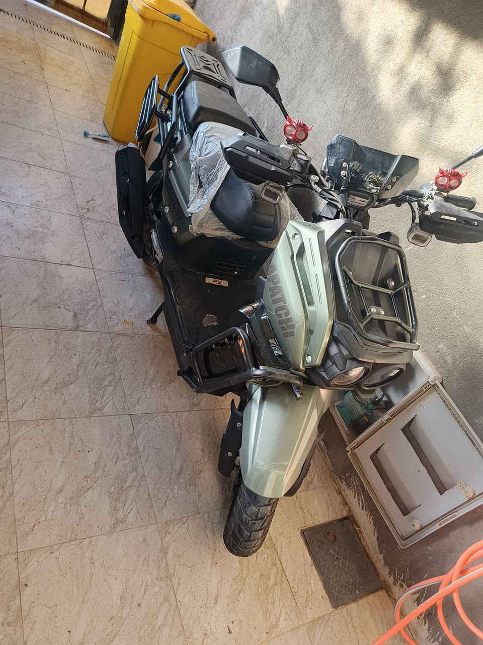 السلام عليكم دراجه اباجي إستعمال قليل  بعدها جديدة2025 سعر مليون و100 مجال قليل العنوان بصره أبي الخصيب ***********
