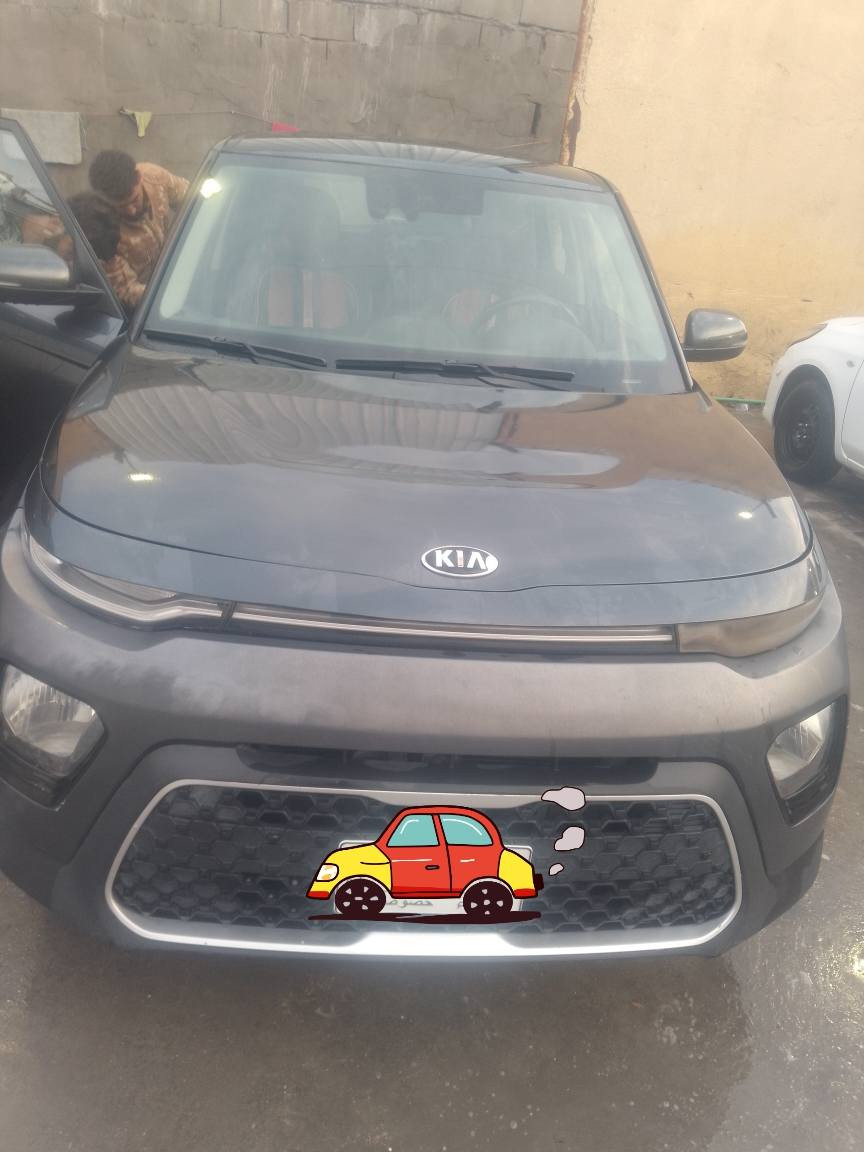 السلام عليكم من رخصة الادمن سيارة صول للبيع موديل 2020 رقم كربلاء المقدسة مشروع وطني تحول في أي محافظة محركها 2000 دوش يعمل على البنزين العادي والمحسن رادر امامي وخلفي وجانبي بلوتوث و اواكس وUSP ومانع انزلاق وشحن موبايل لاسلكي وتحكم استرين وتدفئه بالكشنات الأمامية ماشية 79 الف كيلو باسمي وحره تحويل ثاني يوم مكان السيارة في محافظة البصرة  سعرها 130 وبيها مجال للراغبين الاتصال على الارقام على الخط او الوات ساب للرقم *********** أو الرقم ***********
