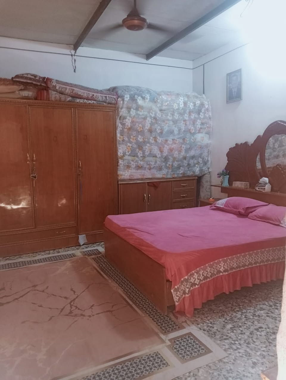 بيت زراعي للبيع في منطقه شهداء البياع خلف مجمع السلام جديد المساحة 150متر خلفيه السعر خاص علا هذا الرقم ***********
