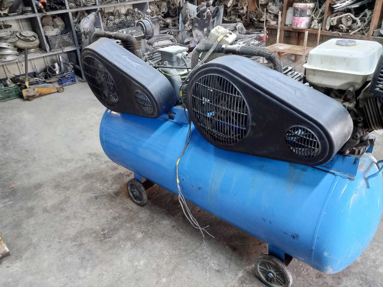 السلام عليكم كمبريسر للبيع ماطور ومولد سلف هندر استعمال قليل عنوان بغداد الشعب السعر 750
***********
