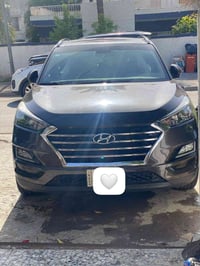 توسان 2020 محرك 2000دوش لون زيتوني مميز رقم بغداد  سياره وارد خليجي بن...