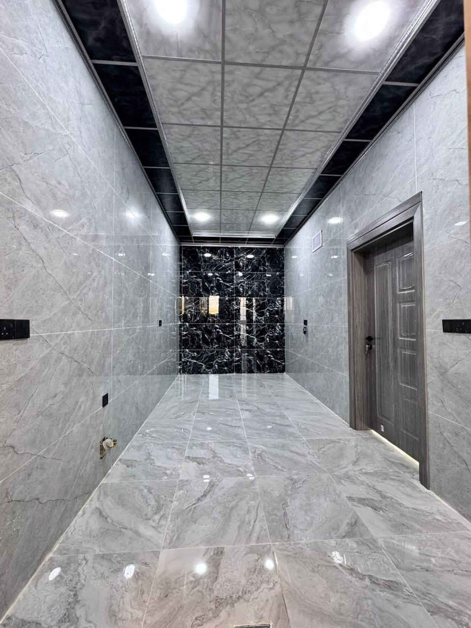 للبيع..... للبيع
دار سكني الكندي الثانية سند طابو زهور مساحة ١٥٠م واجهة ٦م
يتكونمن طابقين زيرو فوول
ط١/  كراج واستقبال ومطبخ وصحيات غرفتين نوم وهول
ط٢/ 4 غرف نوم وصحيات وهول وبيتونة وسطح كاشي
للاستفسار على الارقام
*********** واتساب
*********** واتساب
الامتنان للعقار
