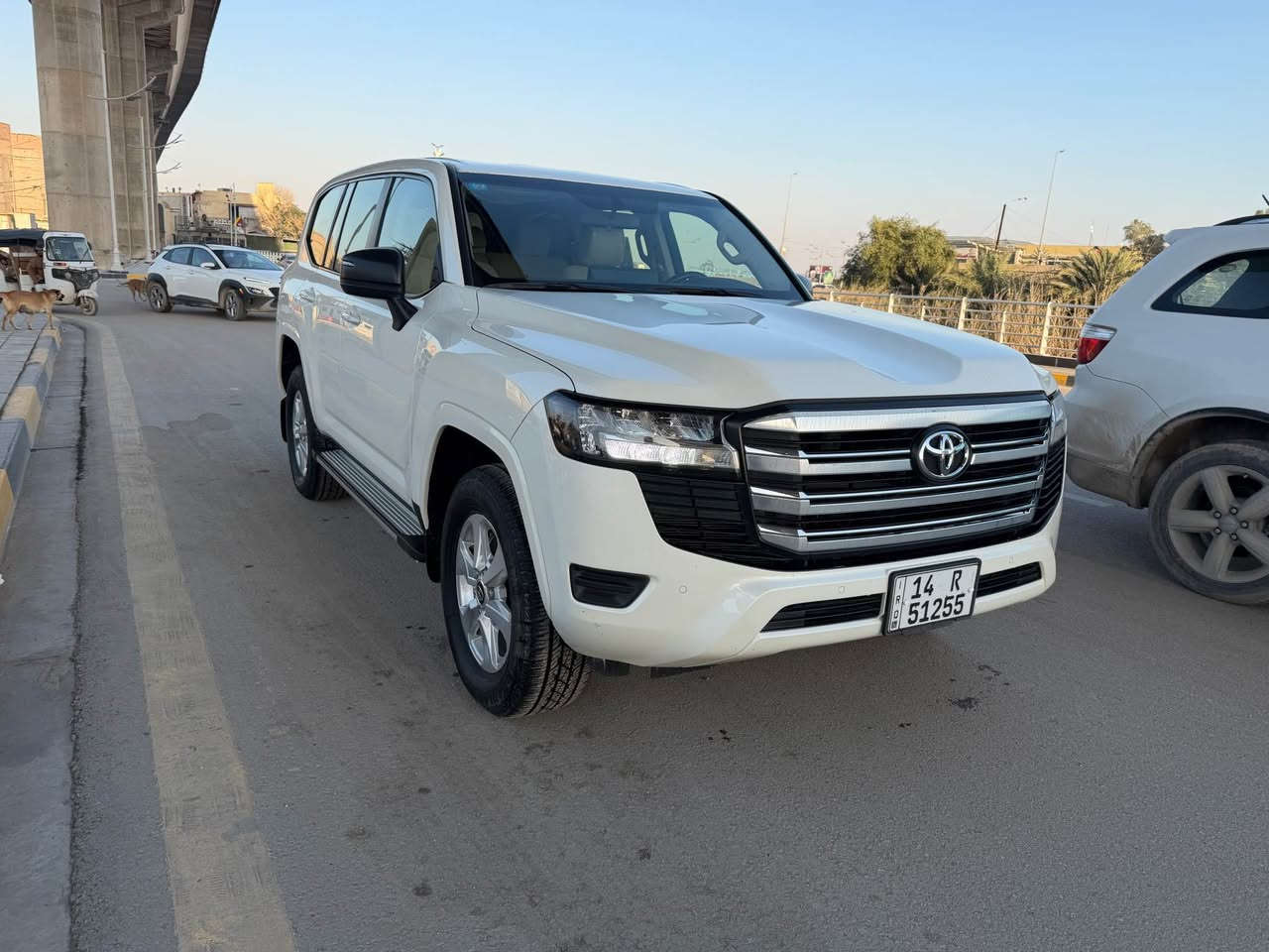 سلام عليكم 
للبيع لاندكروز موديل 2024   مكفولة كفالة عامة من كلشي 6سلندر 4000 ديزل كاز
مواصفات السياره ماشيه 94،000 الف 
3 قطع تبريد 
جامات تصعد وتنزل كهرباء اوتو 
مري كهرباء وشفط 
نضام SPORT
نضام OTOhold
نضام صعود الجبال 
نضام المنحدرات 
داخل جلد بيجي 
بك لايت LED 
كامرات خلفية 
حساسات أمامية 
حساسات خلفيه 
سياره جديدة حيل
مكان السيارة البصرة
السعر عند لاتصال  /*********** البصرة, العراق
