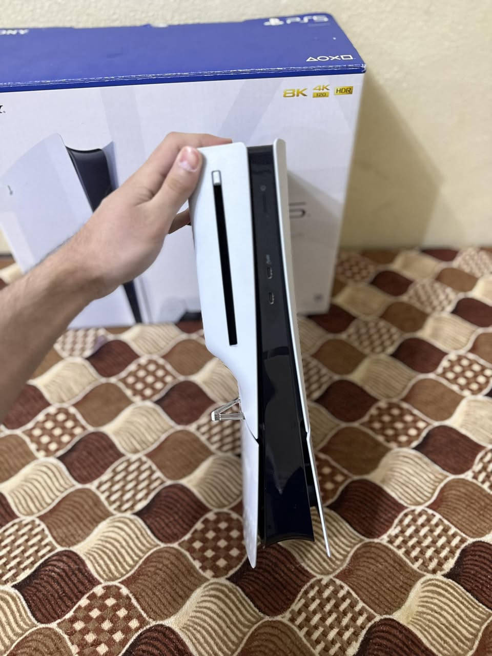PS5 slim بريطاني📌 
📌نظافة فول ، ملحاقاته كامل ، السعر 650 او بي مجال 
📌 الرقم ***********
