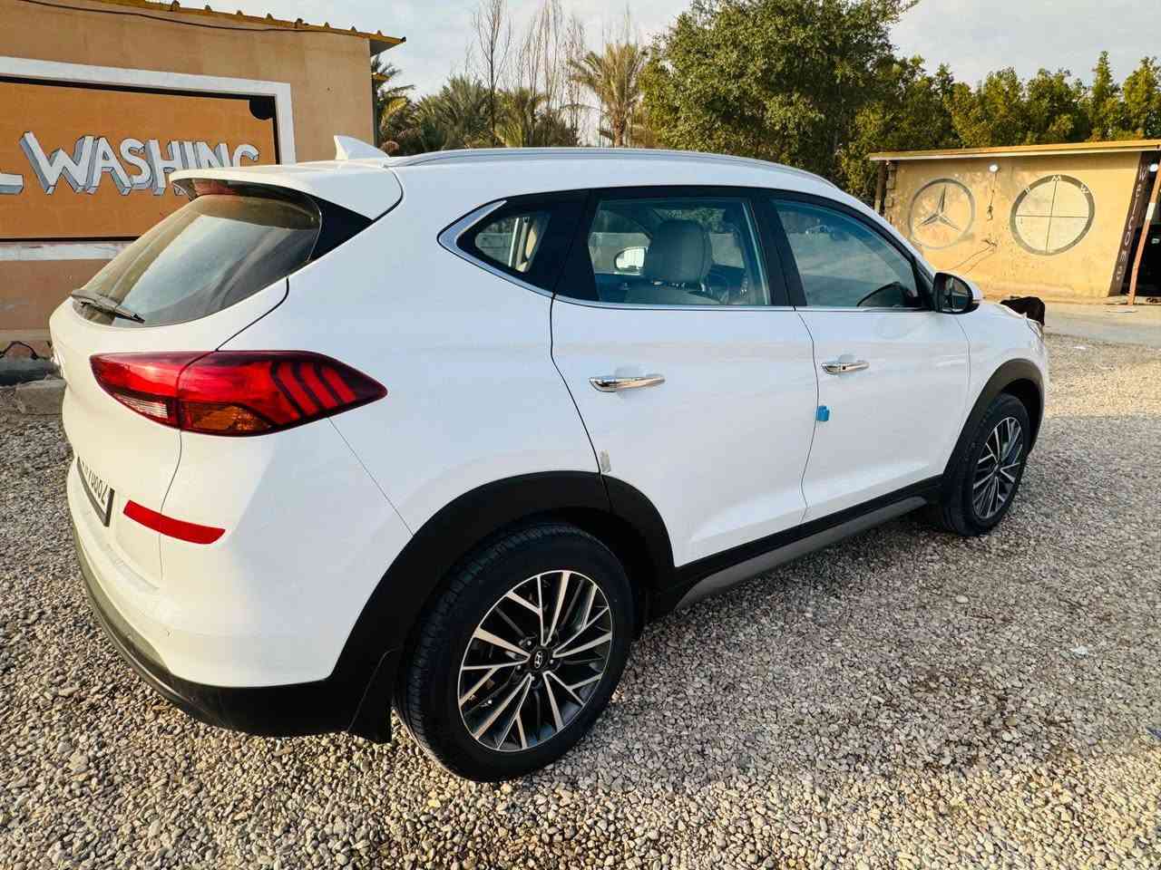 السلام عليكم
للبيع توكسان خليجي 2021 
فول عدى الفتحه رقم بغداد دولي 
 وجاهزه  من كولشي تخم تاير  وباتري جدد سبير منازل مواصفاته 
بصمه +تشغيل عن بعد 
دبل لد + لايت 5 عدسات
لايت دوار +شحن واير ليس 
شاشه بلاديه ابل كار بلي +نفكيشن.+ثلاجة بالجكمجة
كشنات كهرباء +جلد 
داخل صاج 
السياره جديده ووضع شركه مكاني كوت الاحرار 
‭0771 435 9763‬
‭0781 149 5334
