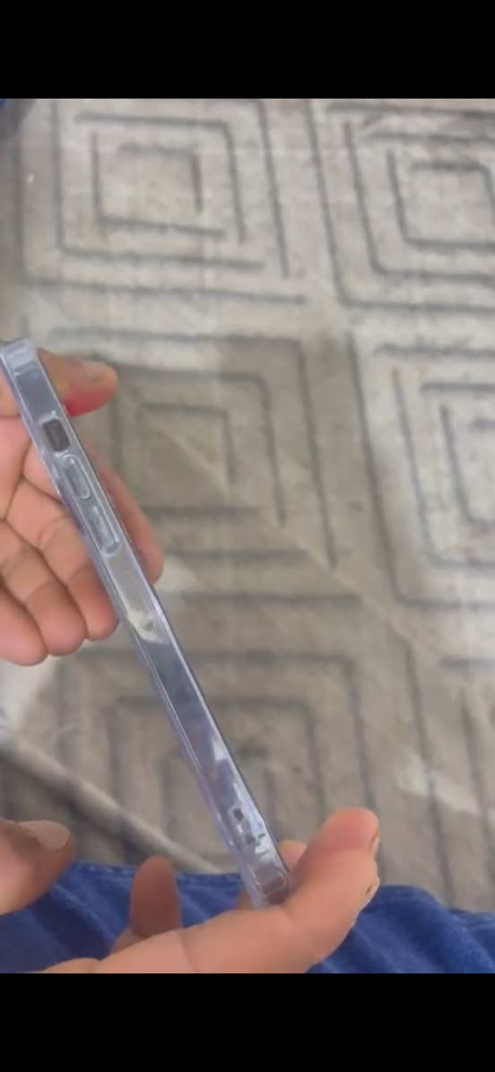 ١٣ برو ماكس ذاكرا ٢٥٦ مبدل شاشه اصليه سعر ٤٢٥ او مراوس ***********
