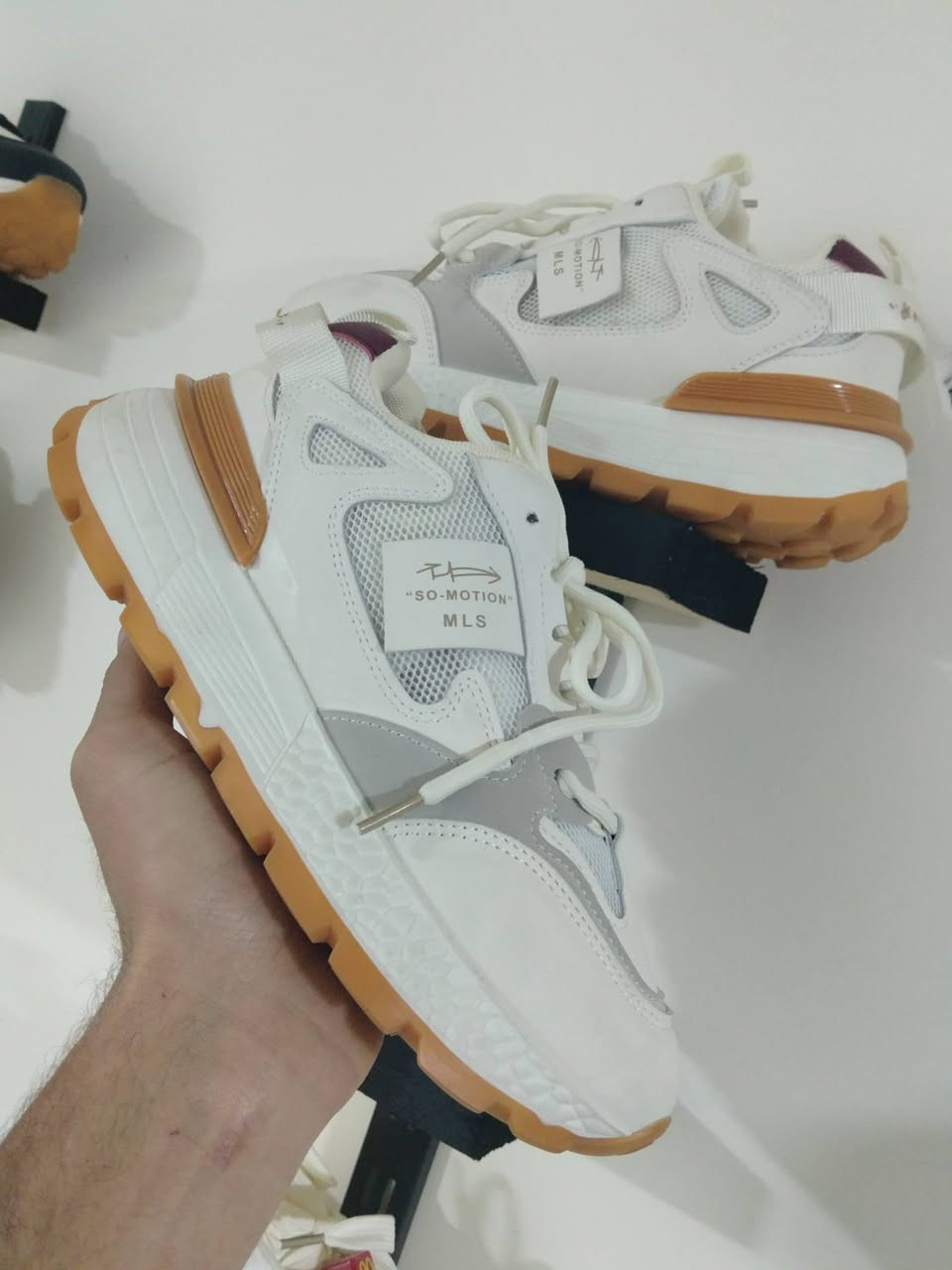 خوتي اخواتي الحذيه نسائي قياسات من41الى 32 سعر قطعا 8الاف كله اصلي مكاني فلوجه جسر  شارع 60
هاتف *********** *********** اي قطعا تعجبك او تعجبج توصيل موجود الف دينار فلوجه فقط
