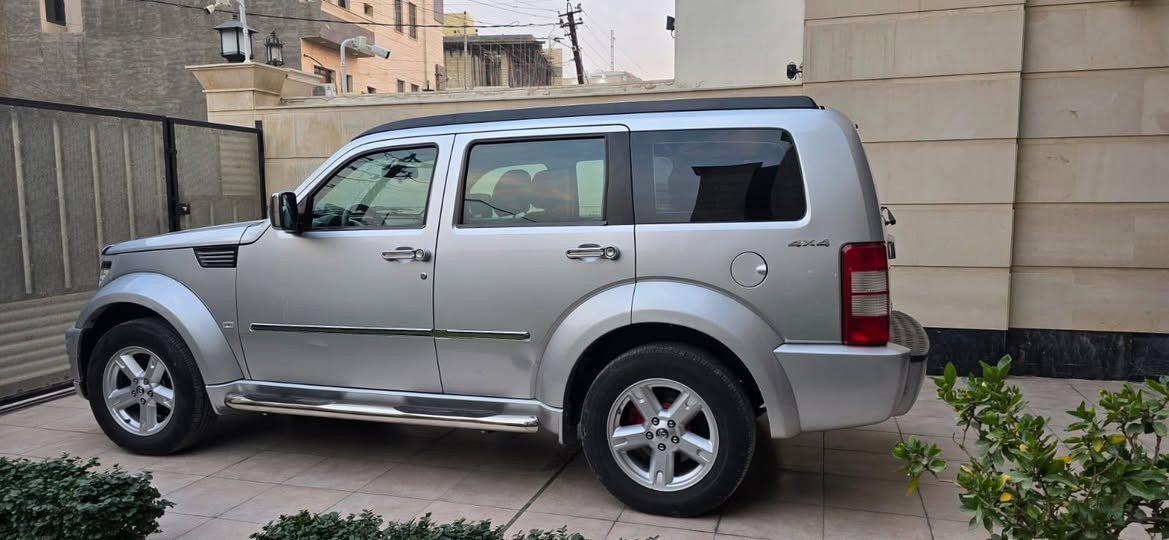 السلام عليكم درج نترو 2011 للبيع
السيارة مكفولة كفالة عامة من الصبغ والحادث والتبديل والبارد والايرباك نظيفة جدا مال بيت

فول مواصفات 
فتحة سقف سلايد
كشن كهرباء
شاشة
نيكلات بلاد
محرك 3700
6 سلندر

سعر 115 بي مجال للطيبين

مكانها بغداد المنصور
***********
***********
