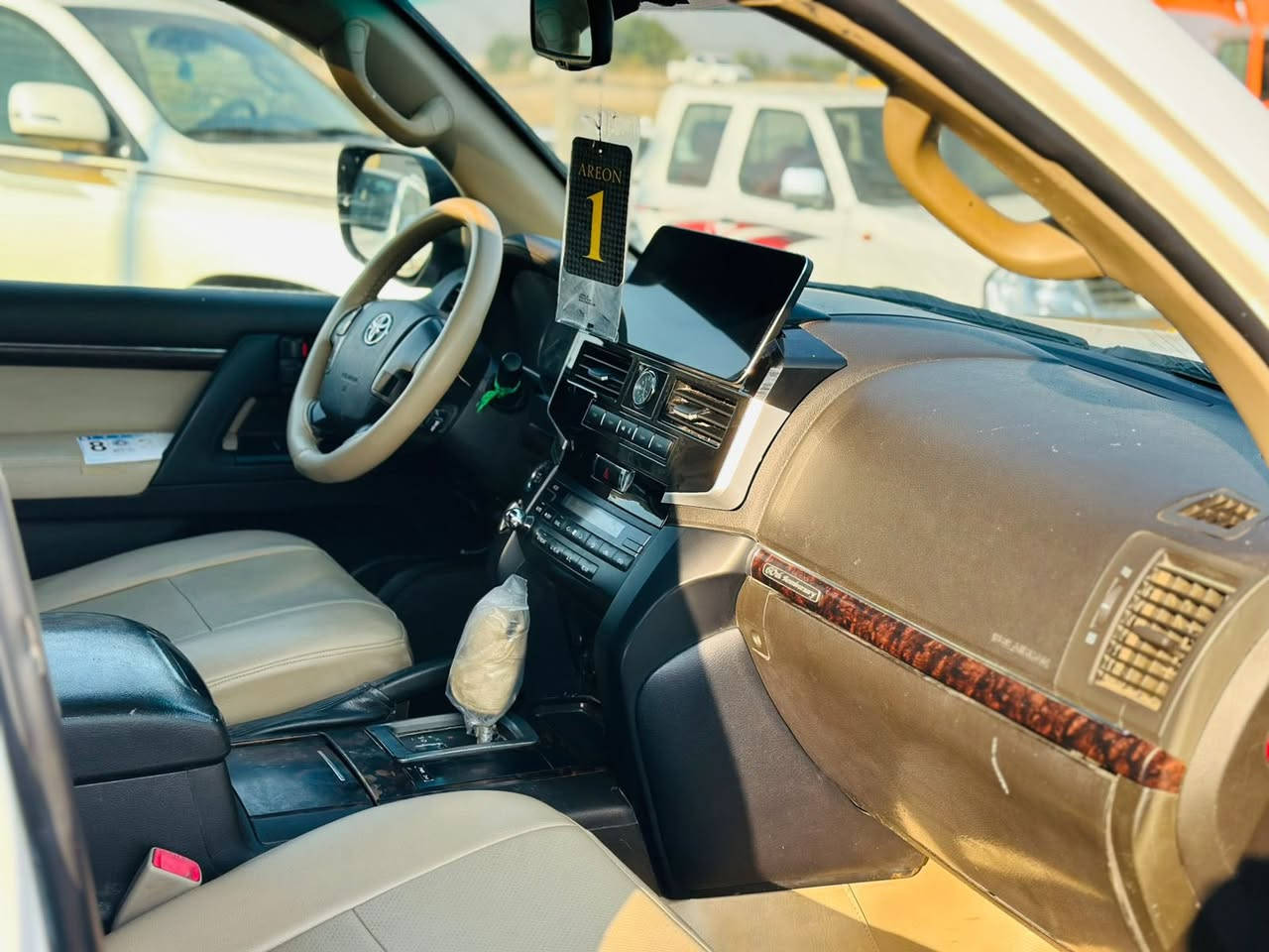 ياالله سلام عليكم للبيع 2011 ستينيه محدثه 2019  داخل وخارج كله اصلي حته لشاشه كفاله من لتجيه ولكلبه ولتكم فقط ضربه من لئمام بسيطه كلش ولباقي كفاله سياره ماشيه 200 حقيقي بسمي شخصين تحويل مباشر تخم تاير جديد حداده جديده كير ومكينه كفاله كهربائيات كلها شغاله سياره جديده وبل عافيه عل ياخذها مكاني ذي قار قضاء الرفاعي
السعر $275 $ وبيها مجال بصيط بيع او مراوس حسب لقناعه 
شراي نتصل *********** 
***********
