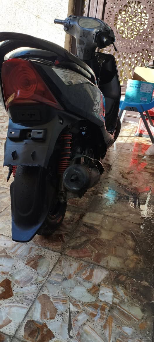 السلام عليكم دراجه ثعلب للبيع او مراوس الدراجه نضيفه خرسه مينسمع صوته السعر 450وبيهة مجال للطيبين( ‏‪0775 648 6661‬‏)
