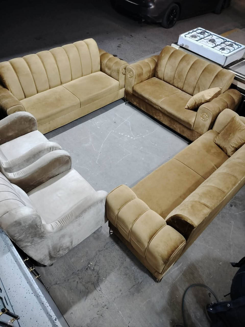 تخم قنفات ١٠ نفر حطاطه كلش نضيف سعر لواحد ٣٠٠ الف العنوان فلوجه حي المعلمين قرب جامع سعد***********//***********
