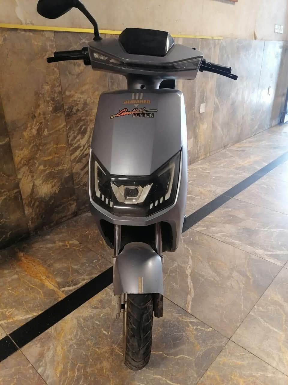 سلام عليكم دراجه شحن للبيع ٤بطارايات نضيف مستعمله شهر جديده بيها مشكله بسيطه تشتغل مسافه وتكطع سكليتر طفي وشغل تشتغل مابيها شي سعرها ٤٠٠ وبيها مجال مكان كراده لعرصات قرب قريه دجله ***********
