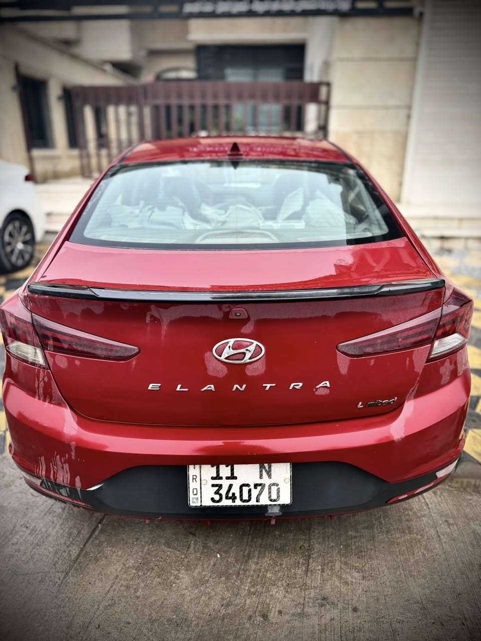 السلام عليكم                                                                            النترا ١٩ أمريكي دوش
بصمة تشغيل وابواب وصندوگ
اشاير بالمري
نقط عمياء
تدفئة كشنات + ستيرن
سلايد روف
رقم بغداد
سنوية ٢٠٢٩ تحويل مباشر
السعر ١٤٠ ورقة وبيها مجال بسيط جداً
للتواصل واتساب 
***********
