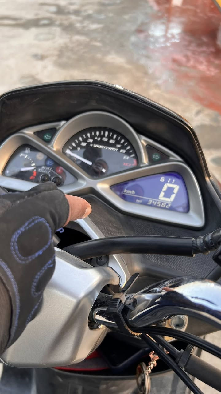 ماجستا s موديل 2008 نوزل
مكفولة كفالة عامه مكانها بغداد جسر ديالى القديم
2 مليون وبيها مجال 
للتواصل ‭0770 796 2381‬
