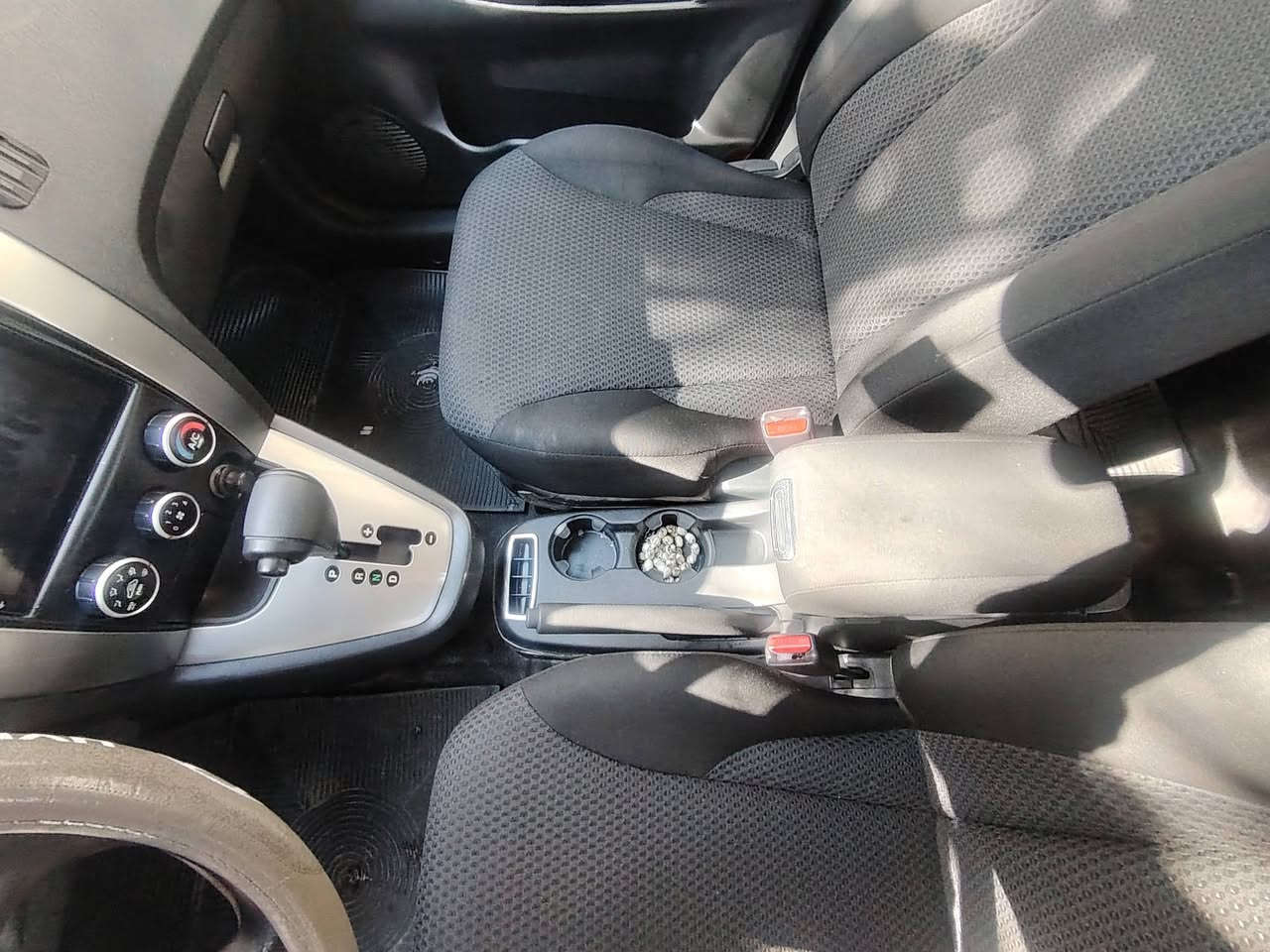 سلام عليكم توسان ٢٠٠٩
رقم بغداد انكليزي
السياره جديده بعده عله وضع الشركه
من دسك وقايش والئ اخره شركه ممبدلات بلاد
ماشيه ٦٣ الف
سبير منازل
وكلها شغاله مابيه اي نقص
غير متواجد عل فيس
*********** مكان ديالئ الخالص هبهب
