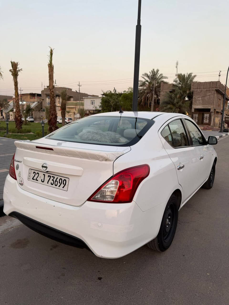 سلام عليكم خوان نيسان سني موديل ٢٢ رقم أربيل بعد سنه اونص اوتنتهي سنويه     سياره ماشيه ٥٥ حقيقي مال بيت موظف يروح بيهه الدوام أو يرجع ما شايفه التكسي بيهه بارد بل جاملغ الخلفي قليل عنوان السياره بل بصره سعر سياره 108 أو بيهه مجال قليل ***********
