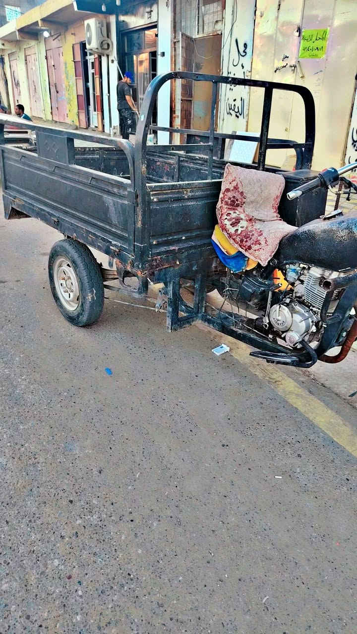 توجد ستوته للبيع
نضيفه وكهربائيات كلها شغاله
محرك نضيف
سعرها ٨٠٠ وببها مجال شي قليل

***********
