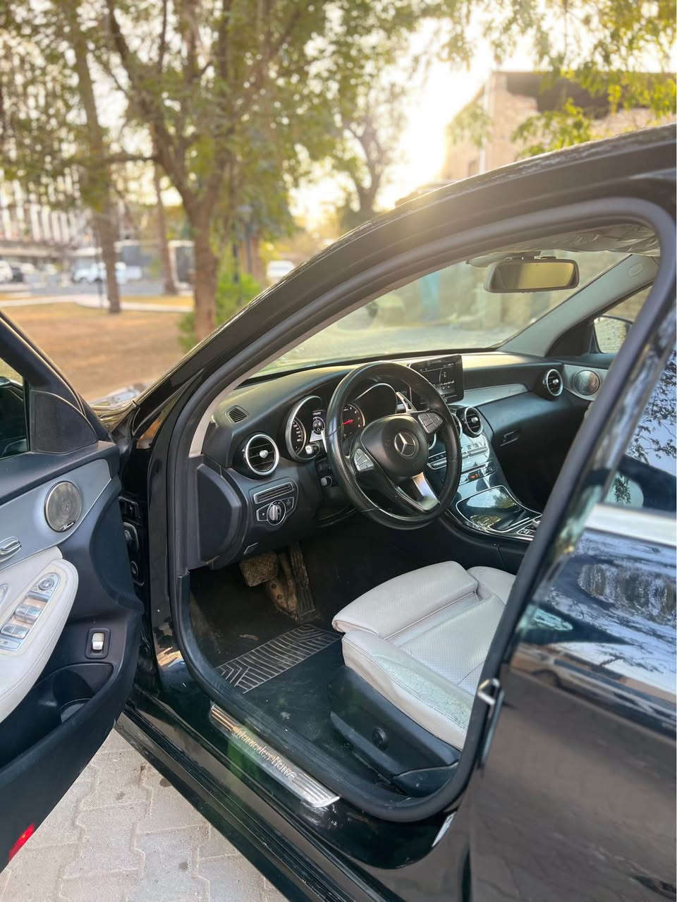 مارسدس موديل 2016 امريكي C300 السياره جديده  بجم عدسات زنون رادار جانبي نضام ترحيب اضويه جانبيه بليدات مال باب 5 بصمه دخول ذكي صندوق كهرباء كامره خلفيه دواره  ويل كب بلادي حجم 18 تخم تاير جديد  تحكمات استيرن وشفتات استيرن تبريد قطعتين هند بريك دكمه انضمه قياده كشنات كهرباء وخزن وتدفئه الكشنات الاماميه تبريد قطعتين ستيرن كهرباء  دبل ماوس مكينه 2000 تيربو لد نهاري رادار جانبي والمرايات الجانبيه قلابه كامره خلفيه دواره حادثه قطعتين وبيه قطعتين صبغ بلعراق   كير محرك  صدر جاهزه شاشه جبيره  ارقم اربيل تحويل مباشر  مكان سياره كراده سعر 177مجال بصيط ***********
***********واتس بغداد, العراق
