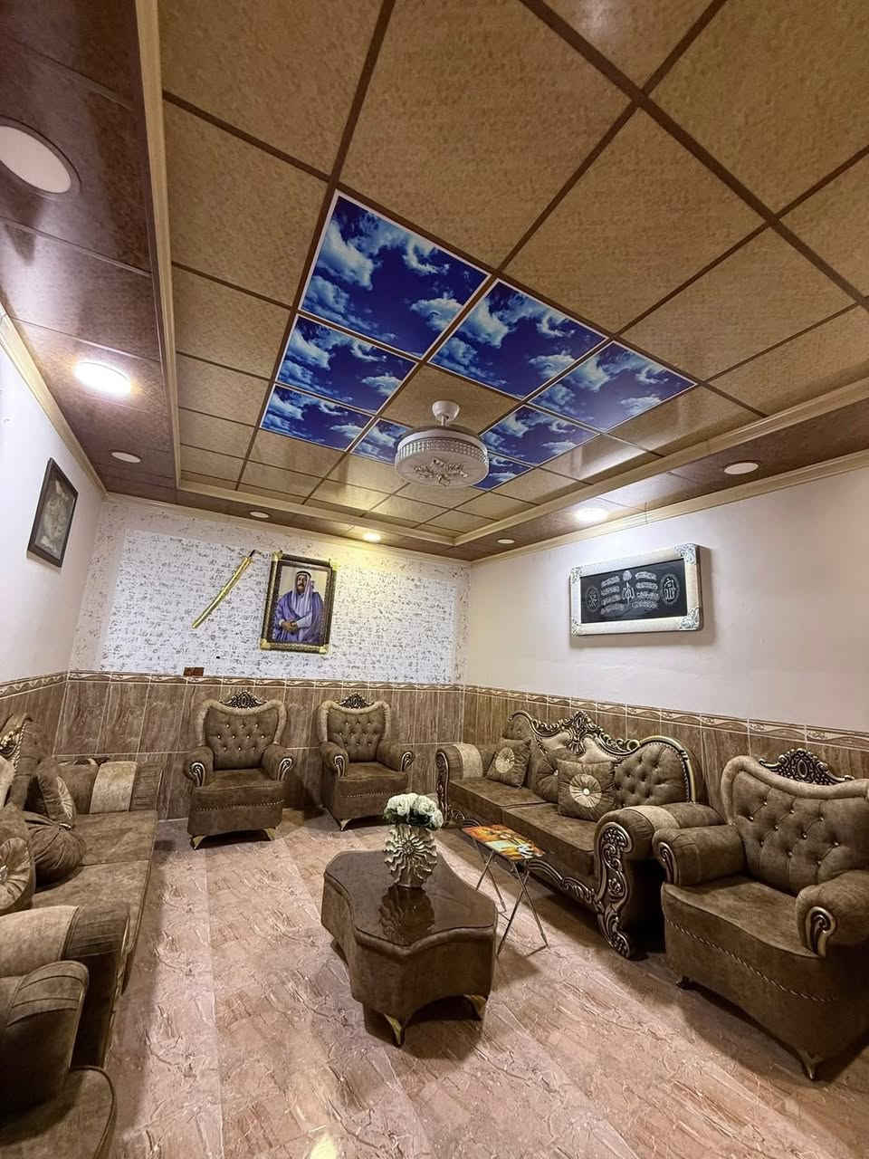 🏠دار للبيع بناء جدا نظيف 
   موقع مميز للبيع
~~~~~~~~~~~
~~~~~~~~~~~
طابو ملك صرف✏️📋
~~~~~~~~~~~
📐المساحه:200م
📐الواجهة :-10م

~~~~~~~~~~~
📍الموقع : حي الخضراء خلف حفته بزار قرب روضه البلابل 

~~~~~~~~~~~
💸السعر :علق تم يوصل السعر
~~~~~~~~~~~
يحتوي الطابق الاول على:-
 غرفتين نوم + استقبال + هول + مطبخ حار بارد + الترك + كراج 
~~~~~~~~~~~
يحتوي الطابق الثاني على:-
هول +استقبال +صحيات + مطبخ  
غرفتين نوم:طابق الثاني معزول من الأول 
~~~~~~~~~~~
~~~~~~~~~~~
للاستفسار اكثر الاتصال على
***********☎️📱
~~~~~~~~~~~
نستقبل جميع العروض 
🏠السكنيه  🏛️التجاريه
مكتب الفرات كركوك حي النداء قرب جامع السلام
