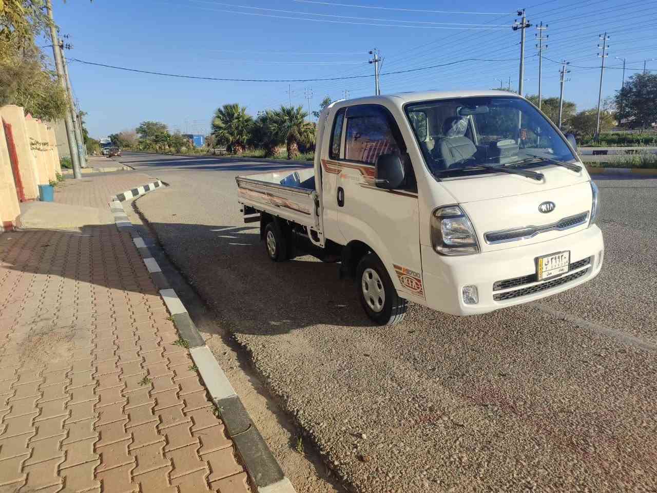 السلام عليكم كيا حمل للبيع موديل 2020 رقم بغداد سيارة نضيفه وبسمي  ملاحظه بيهة صبغ نص باب السكن بدون دواخل   
السعر 120  للبيع  او مراوس بخصوصي 
مكان السياره قضاء كلار
مكلف بل نشر الاستفسار الاتصال علا  الرقم  ***********
