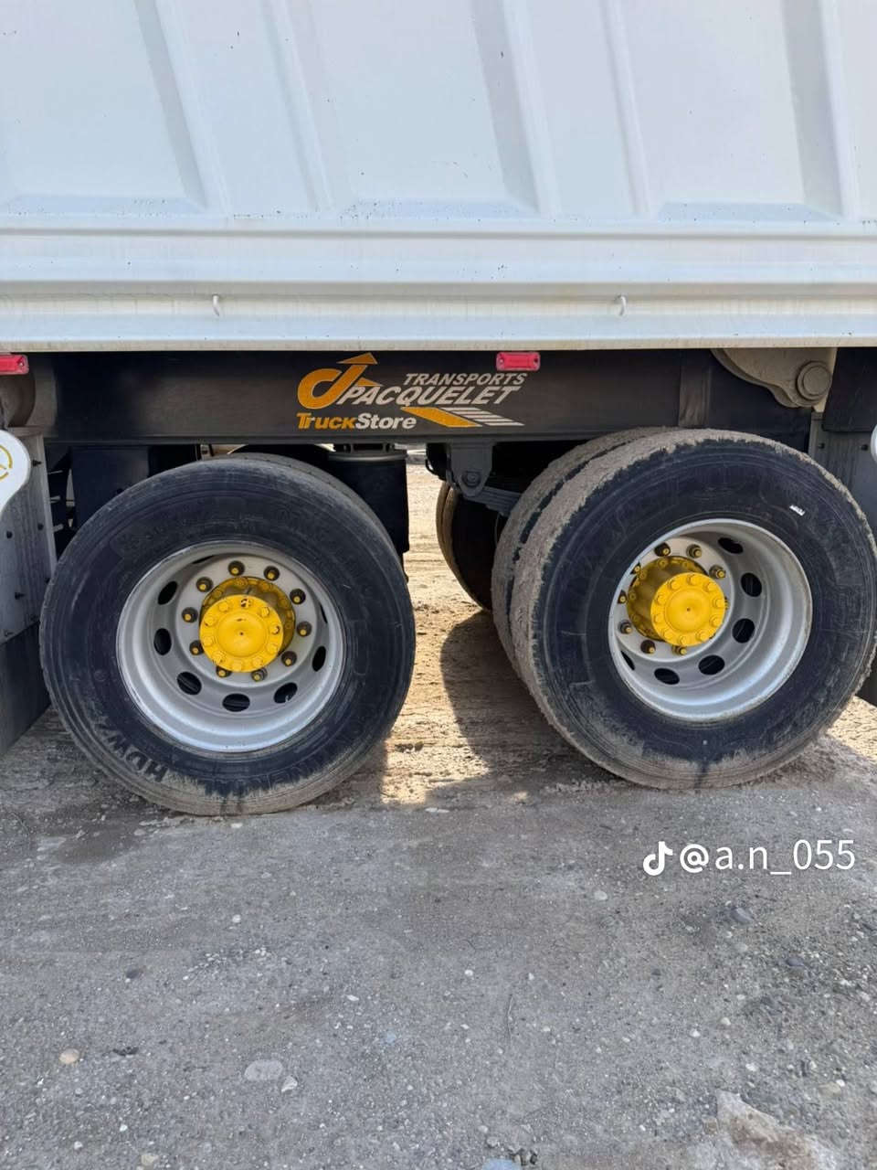 للبيع مقطوره مايلر جديده موديل ٢٠٢٥ طول ٥ونص دنكير اكتروز  طخم تاير  *********** /***********
