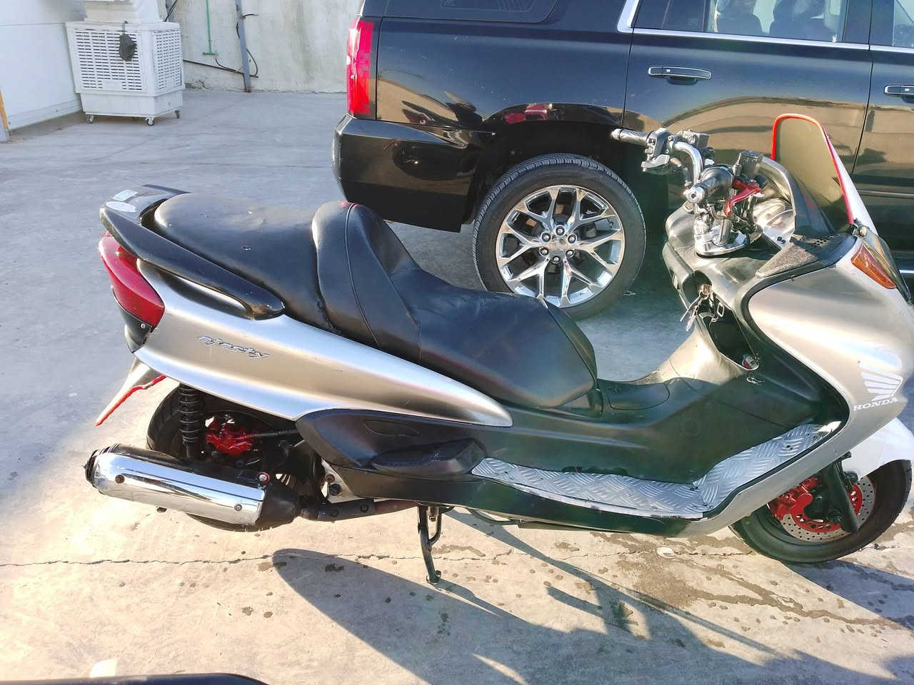 سلام عليكم دراجه ماجسته دبل رون. دراجه خير من الله. شلعه ومعدل.  كهرباءيات كله شغاله  كلوب جنطه شغال. السعر 450 وبيهه مجال او مراوس.  مكان كوت كفاءات شارع المسبح***********
