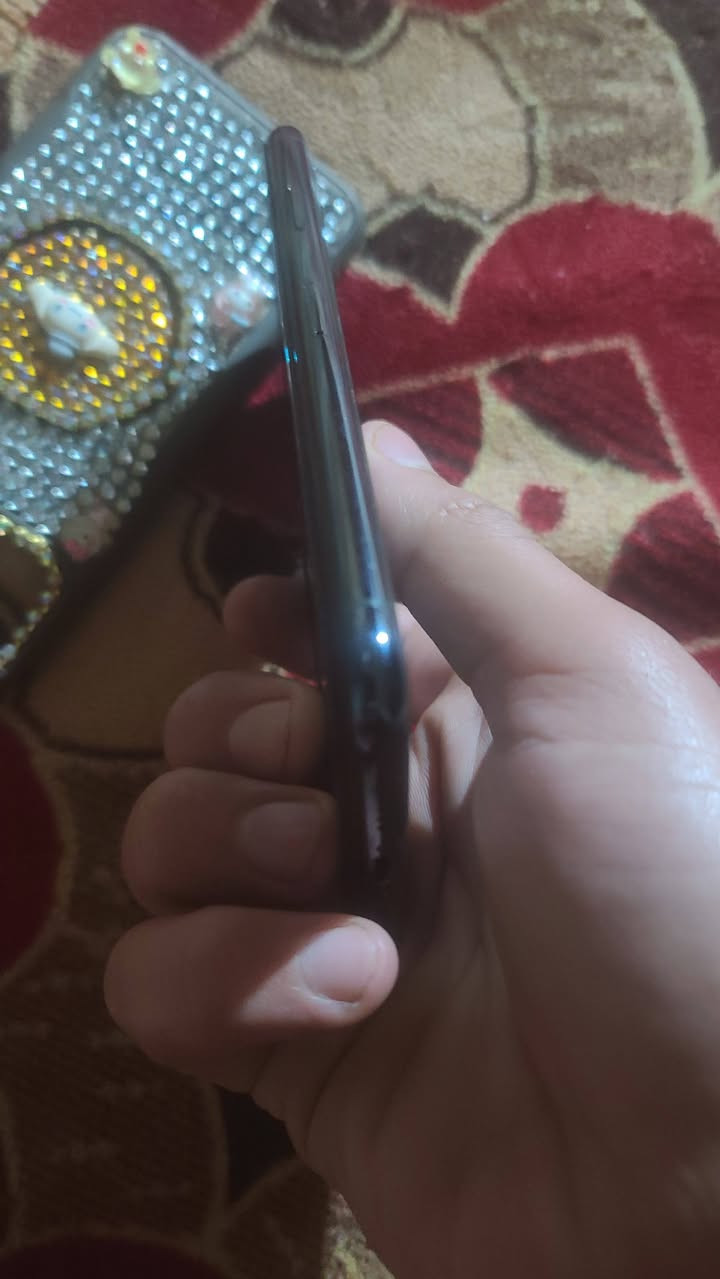 السلام عليكم
جهاز ايفون 11 برو ماكس للبيع مثل ما واضح كدامكم

الجهاز مبدل شاشة وبطارية شاشة كلش مرتبة وبطارية 100
الجهاز تجي اشوفة وكدامك

السعر 210 الف وبي مجال بسيط
بغداد الشعلة حي الجوادين
التواصل ***********
