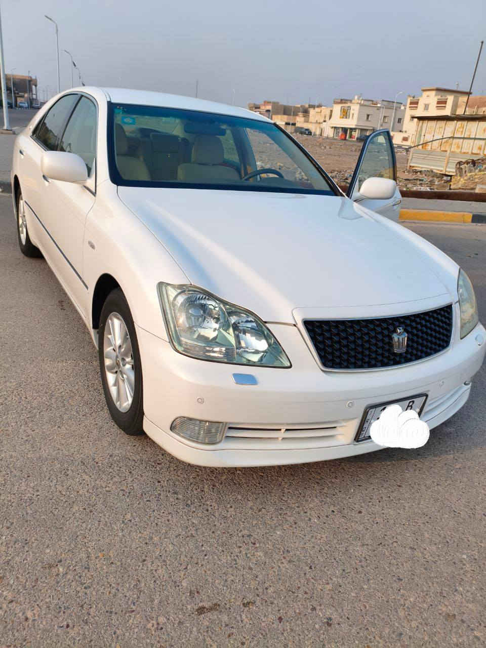 السلام عليكم شاهينه مديل 2004  دخول جديد مزاد ***********  كفاله عامه من كلشي شاصي 82 كشنات كهرباء ستيرن كهرباء حساسات أمامي وخلفي كامره خلفيه شاشه بلوتوث سهستم سماعات اربعه دمام سياره بل كارتون أحله من صور تحكمات ستيرن ام شباج اسود سبيره ما نازل ملاحظه سياره بسمي  مداور ثاني يوم بسمك السياره ستوا داخله دعاميات ام لحيه خلفي وأمامي سبايدر خلفي وعلى جامعه خلفيه مكان البصره وشراي ينتصل ويدلل الزبير, البصرة
