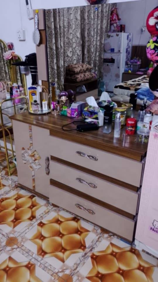 عندي غرف تركي نظيف ام 8قطعه سعر 350 وبيهه مجال


**إذا كنت صاحب هذا الإعلان وتريد حذفه لأي سبب، رجاءا أرسل رسالة إلى الدعم الفني**