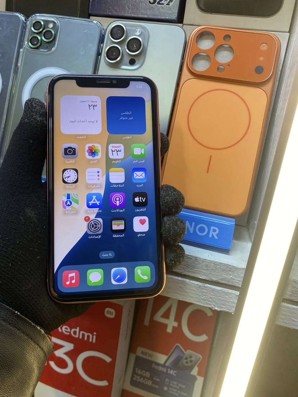 ايفون اكس آر
ذاكره 128
بطاريا 100
بصمه وجه لا تعمل فقط
السعر 175 الف 
للبيع او للمراوس
للتواصل ***********
