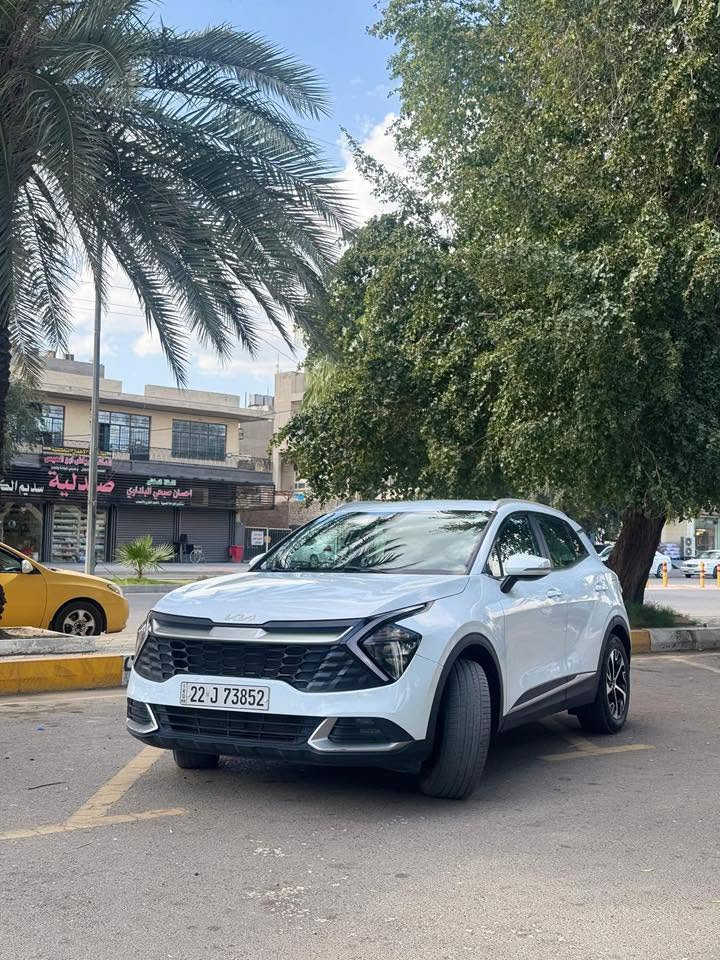 التفاصيل:
(Kia Sportage) نوع السيارة: كيا سبورتج
الموديل: 2023
المواصفات: خليجي - نص فل
عداد المسافة : [44 آلف كم]
حالة المحرك والكير : بحالة ممتازة (على الفحص)
حالة البدي: [ بارد بالدعامية الخلفية شي بسيط كلش وشخط سطحية]
أبرز المواصفات:
محرك [6 / 2.000 سرع]
شاشة عرض تدعم
Apple CarPlay 9 Android Auto
( بلوتوث مو واير)
كاميرا خلفية + حساسات أمامي وخلفي تحكم ستيرن كامل + مثبت سرعة
باقي المواصفات المعروفة لفئة النص فل الخليجي السعر: [ ٠٠ 150] وبيهة مجال ان شاء اللع مكان السيارة: بغداد / [الكاظمية]
للتواصل***********متوفر واتساب ***********
