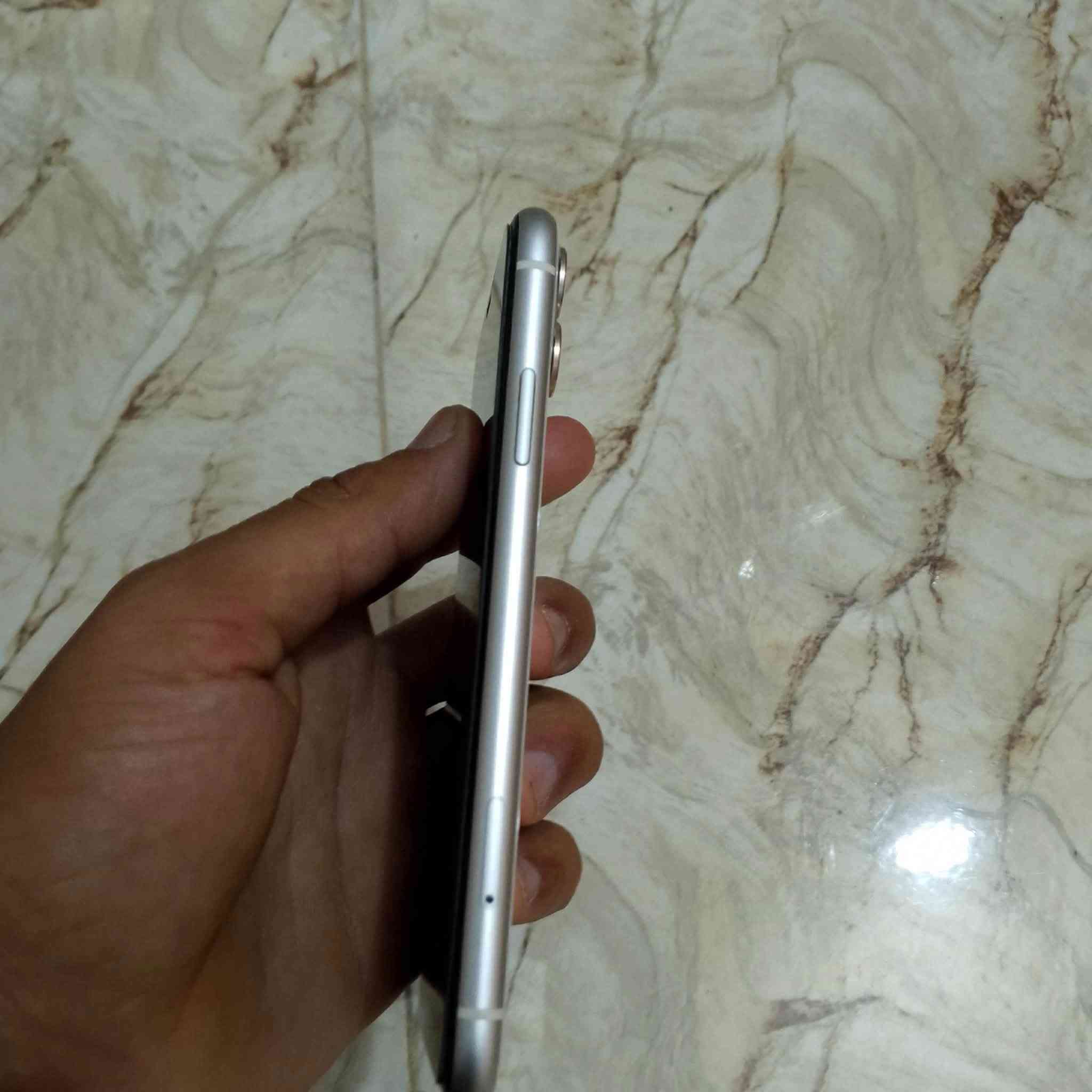 سلام عليكم آيفون عادي 11البيع الجهاز نضيف أكله شغال فقط مبدل بطاريه وكاله السعر325 رقم الهاتف***********

