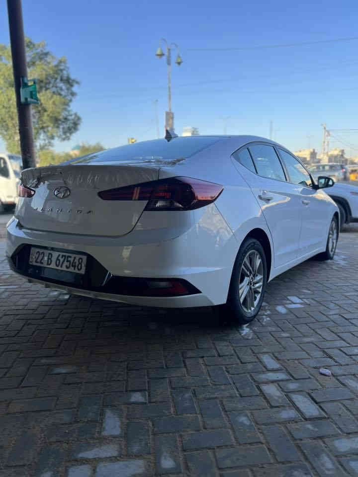 سلام عليكم النترا موديل 2019 وارد امريكي حادثه شخط داير السياره موضح بل صوره بدون ايرباك بدون تبديل بيه بارد بل جاملغ الامامي والسونار بل صور موجود رقم اربيل بسمي 
مواصفات السياره نص فول رادار امامي رادار خلفي رادار جانبي وضعيات قياده لايت زنون كهربائيات كامله شغاله مكينه وكير خير من الله فقط المكينه بيه خيط تبخير السعر 127 وبيه مجال 
الهاتف *********** العنوان بغداد
