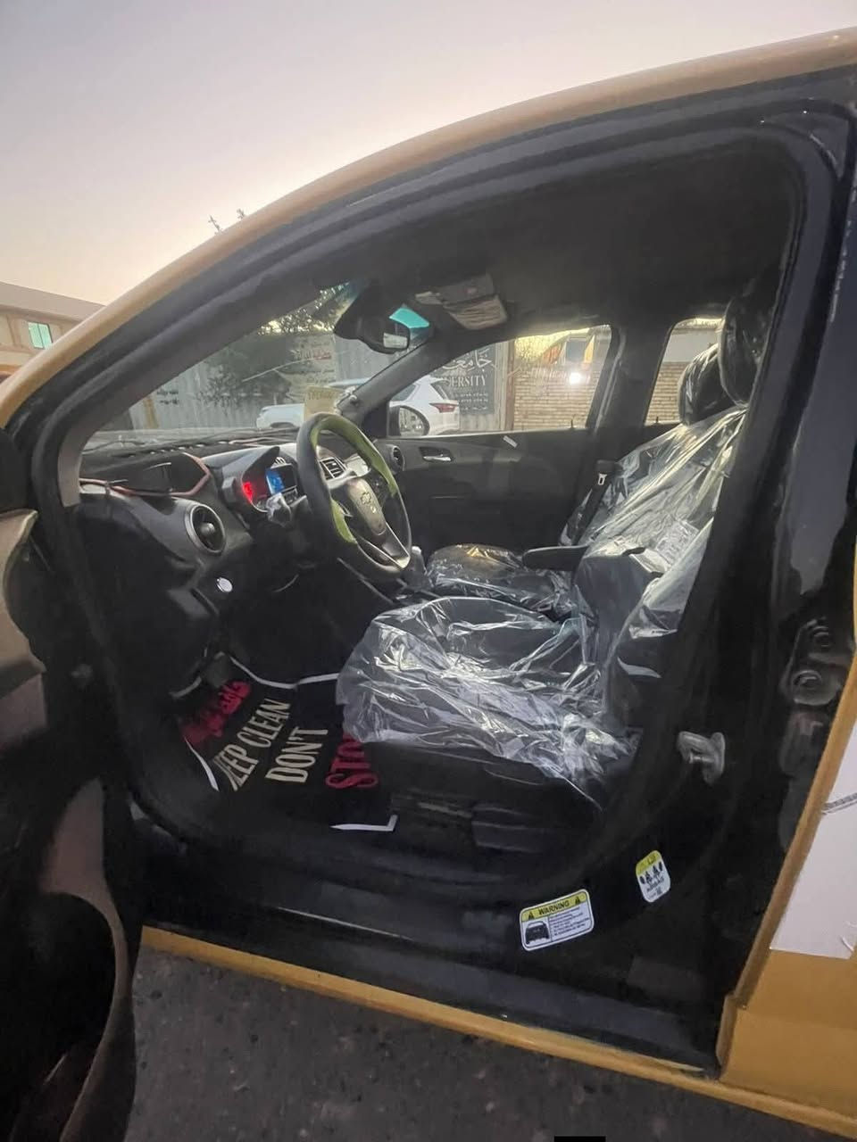 سلام عليكم شفر ليت سونك 2013 محرك 1800جاهزه سياره مصفره هيئه وغرمات رقم بغداد سنويه ل 27 مكان سياره ناصريه صاحب سياره بغداد جاهزه متعوب عليها السعر 58وبي مجال للشراي اتصل ***********
