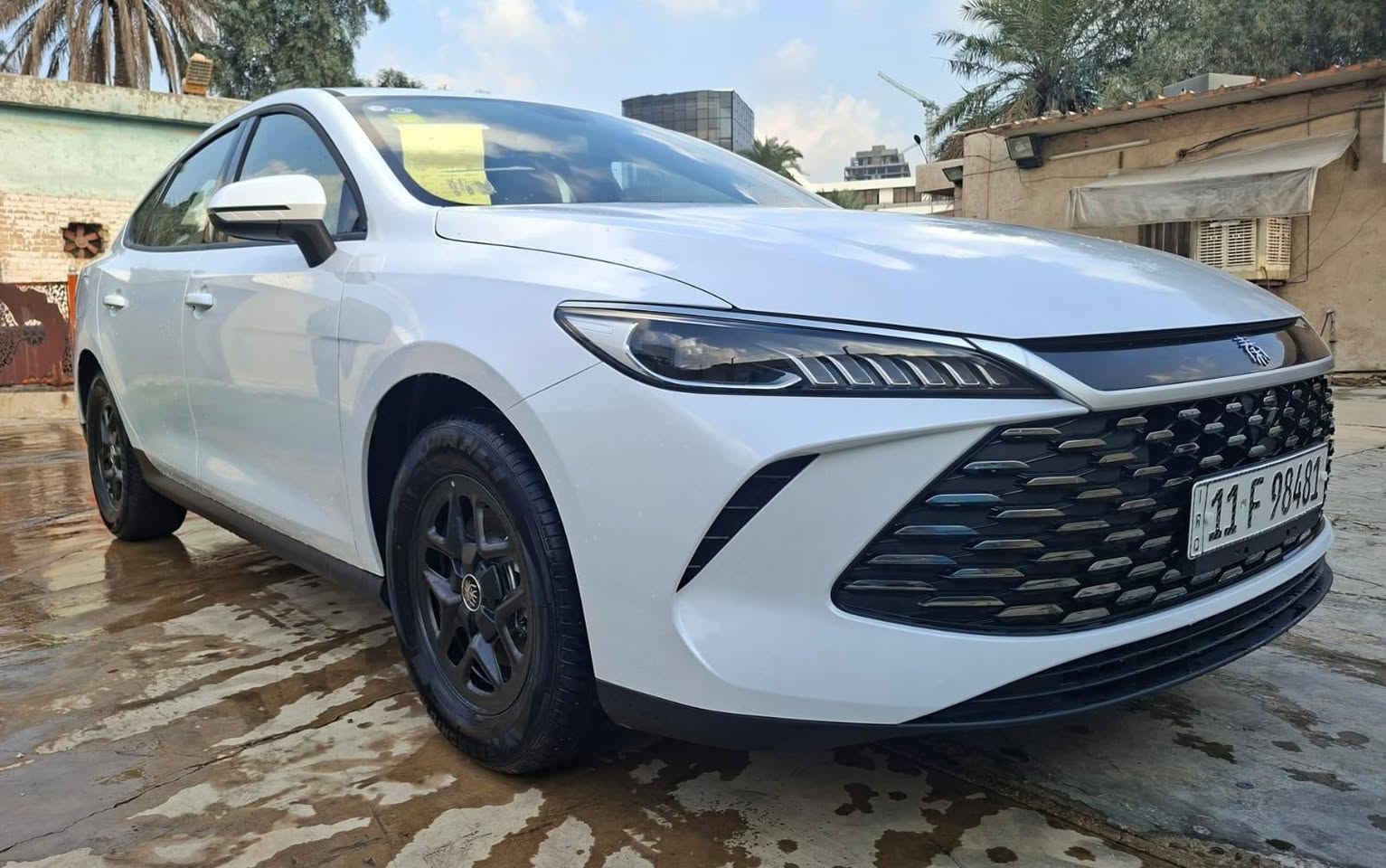 سلام عليكم بي واي دي للبيع او مراوس سيارة مكفول من كلشي ماشية ٨٠٠٠ رقم بغداد بسمي  مكان اليرموك سعر ١٢٥$ رقم هاتف ***********
