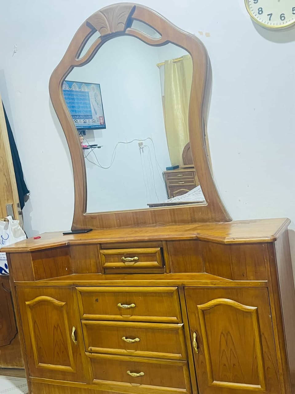 السلام عليكم غرفه صاج عراقي للبيع 7 قطع كنتور 6 بيبان نظيفه غرفه
عنوان البصره ابو الخصيب العوجه سعرها مليون
الاستفسار اتصال ***********
