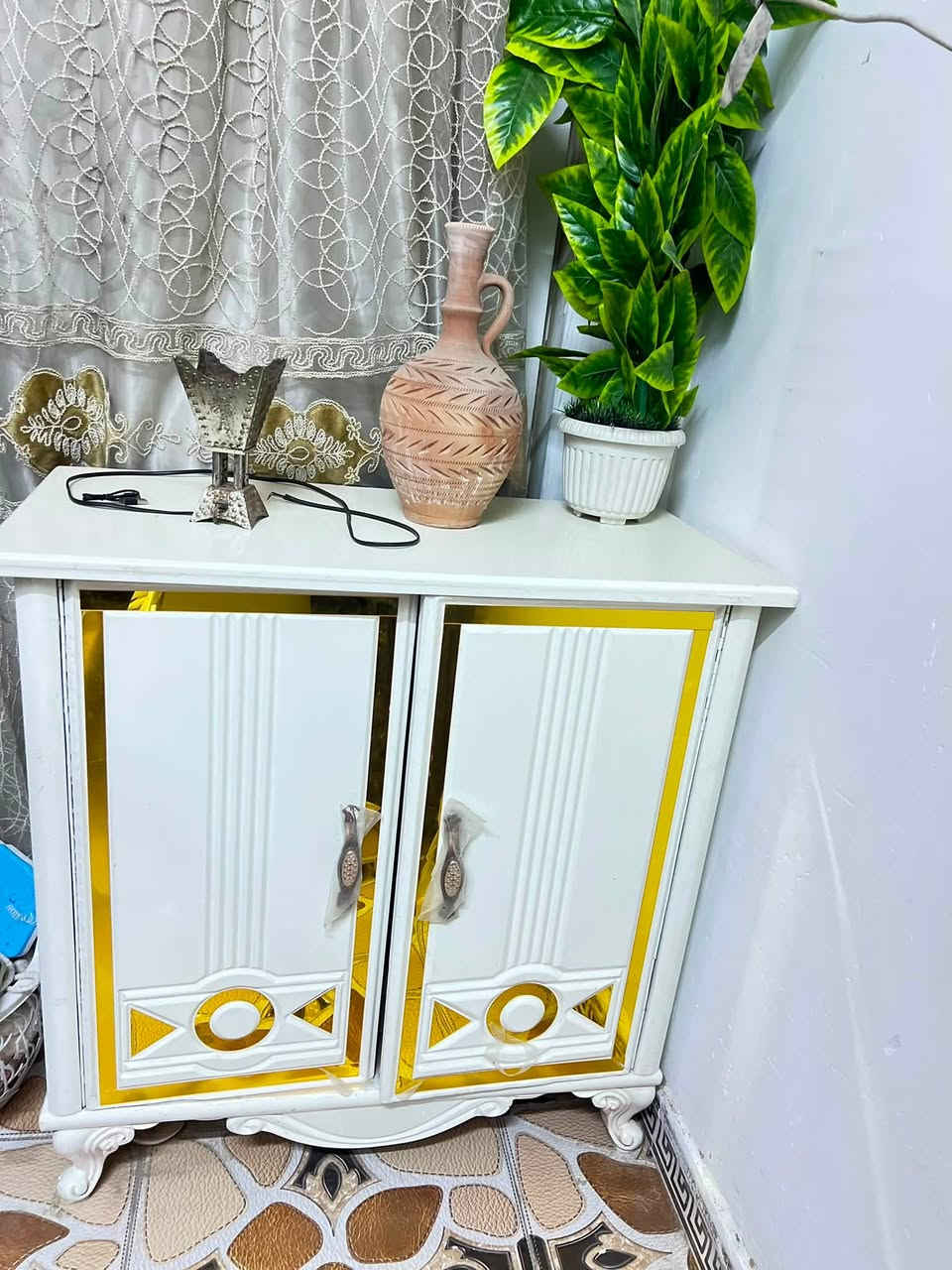 السلام عليكم غرفه للبيع ستعمال قليل اخو الجديده السعر 1,000,900بيه مجال
العنوان ناصريه مركز حي العسكري قرب 

جامعة العين  رقم الموبايل***********
