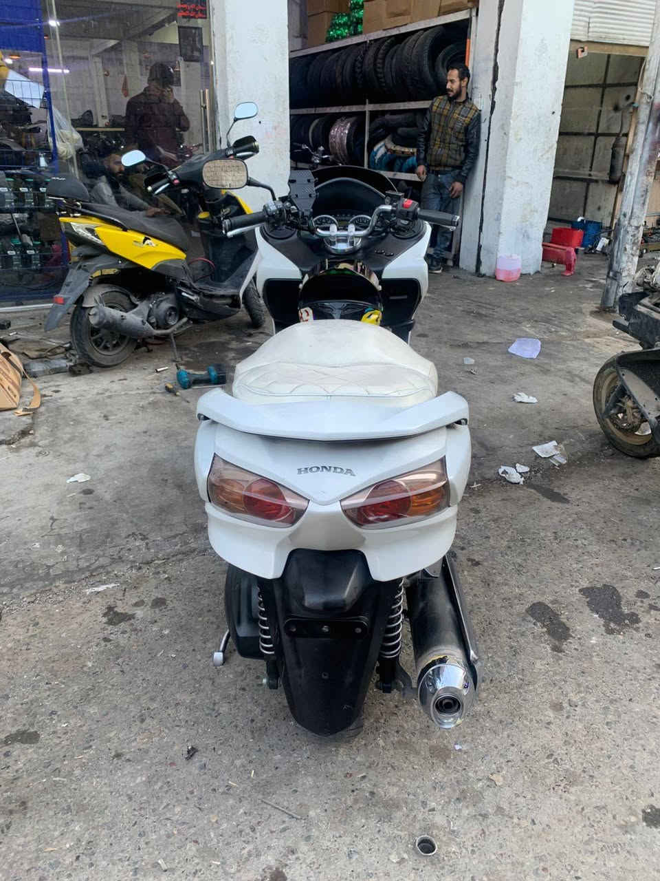 اربيل دراجة للبيع فورزا.0.10 
 دراجة كفالة من السرقة محرك كير شرط
رقم الموبايل *********** أربيل, العراق
