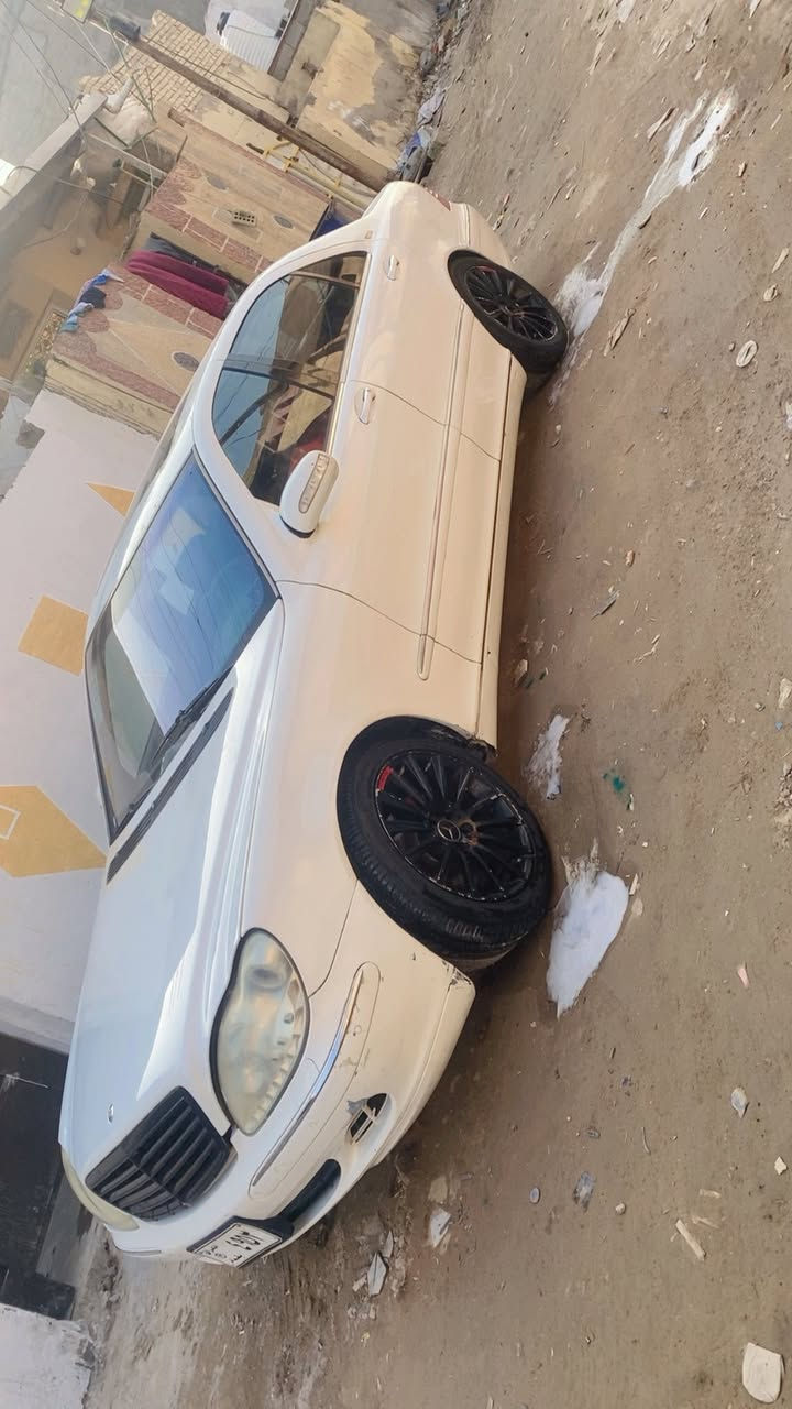 مارسدس غواصة موديل 2003  مسجلة ٢٠١٣.  صاحبهة ما اندلة اكفل سرقة وعشائر  سيارة معاملتهة  تحويل رقم  كاملة.  سيارة فول مواصفات جوبلسات حساسات. فتحة يعني واحد على واحد.  مكان السيارة بغداد بيع او مراوس حسب القناعة. سعر مال بيع 50   قرة المنشور يلا تخابر. رقم الهاتف ***********    واتساب فقط.
