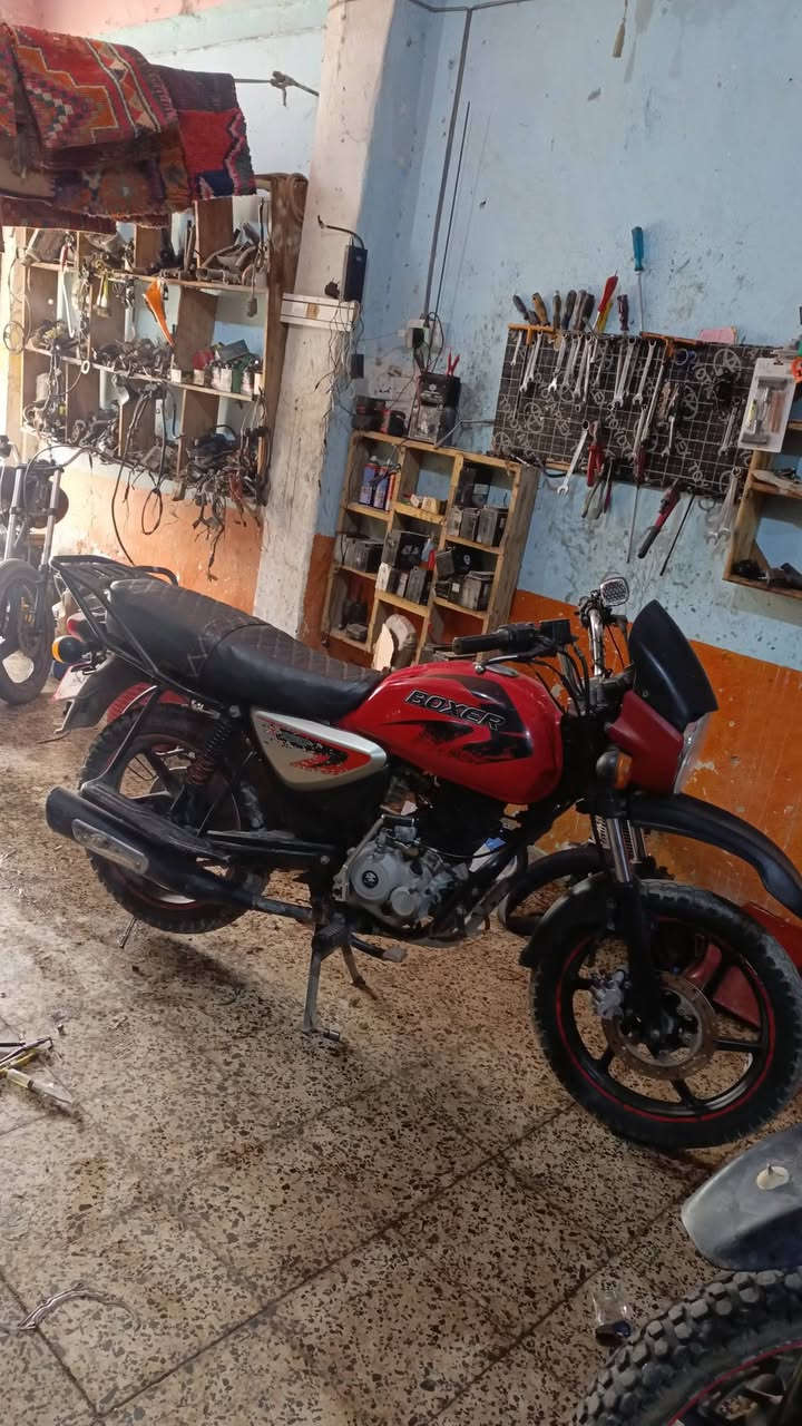 سلام عليكم ..... مكلف بالنشر
دراجه بوكسر جبلي موديل 2020 مكينه مامفتوحة
اوراق اصولية سعرها 900 وبيها مجال مكاني ديالى قضاء بلدروز 
رقم صاحب الدراجه ‏‪***********‬‏
