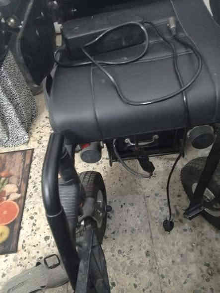 كراسي كهربائيه جديده بالكارتون للبيع الشراي يتصل بغداد سعره  ٥٠٠الف يتحمل وزن ١٢٠كليو حجم متوسط بغداد سعره ٥٠٠الف قفل ***********
