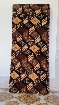 يوجد دواشك اسفنج كما موضح في الصور للبيع مع مخاد صوف. للاستفسار خاص او...