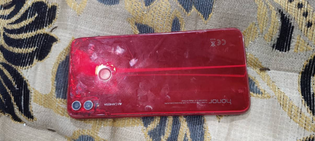 سلام عليكم ورحمة الله وبركاته 
مبايل هنر اكس 8
مبدل بس بطاريه
مراوس ب موطور 
***********
