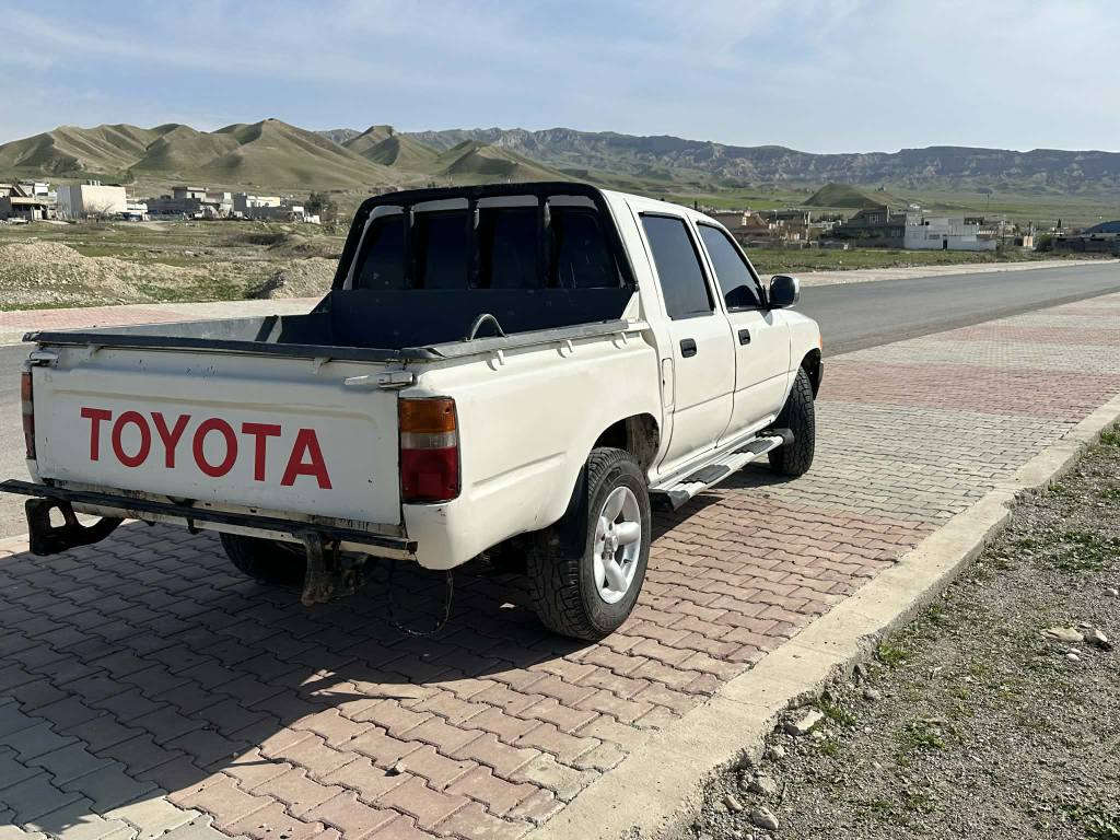 توێتا فاو ڕەقەم سلێمانی
 2001
چوار نایەی تازە كويسينجاك, أربيل


**إذا كنت صاحب هذا الإعلان وتريد حذفه لأي سبب، رجاءا أرسل رسالة إلى الدعم الفني**